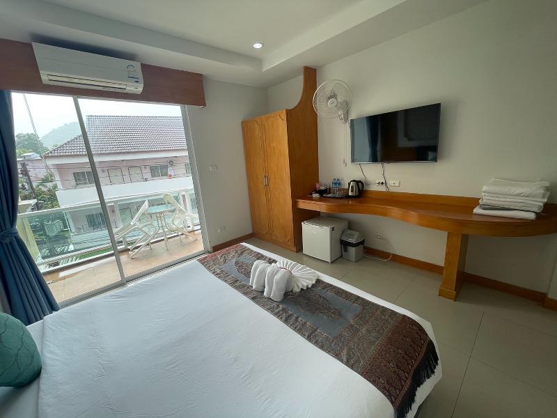 T & C Hotel Patong Beach By Zuzu - Oda