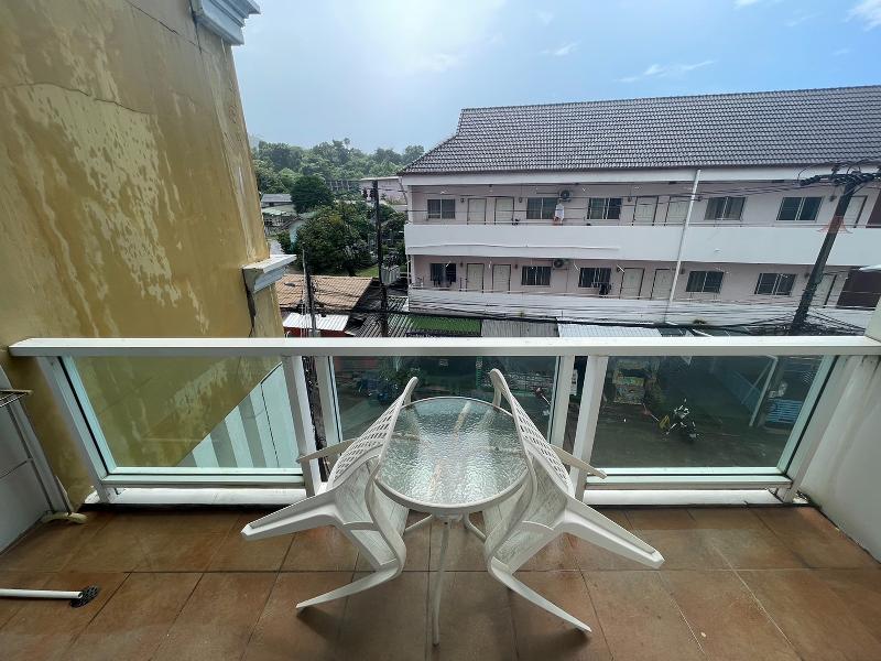 T & C Hotel Patong Beach By Zuzu - Oda