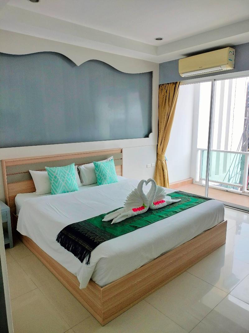 T & C Hotel Patong Beach By Zuzu - Oda