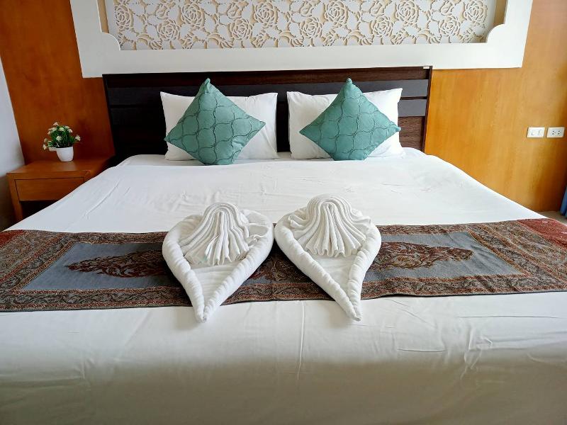T & C Hotel Patong Beach By Zuzu - Oda