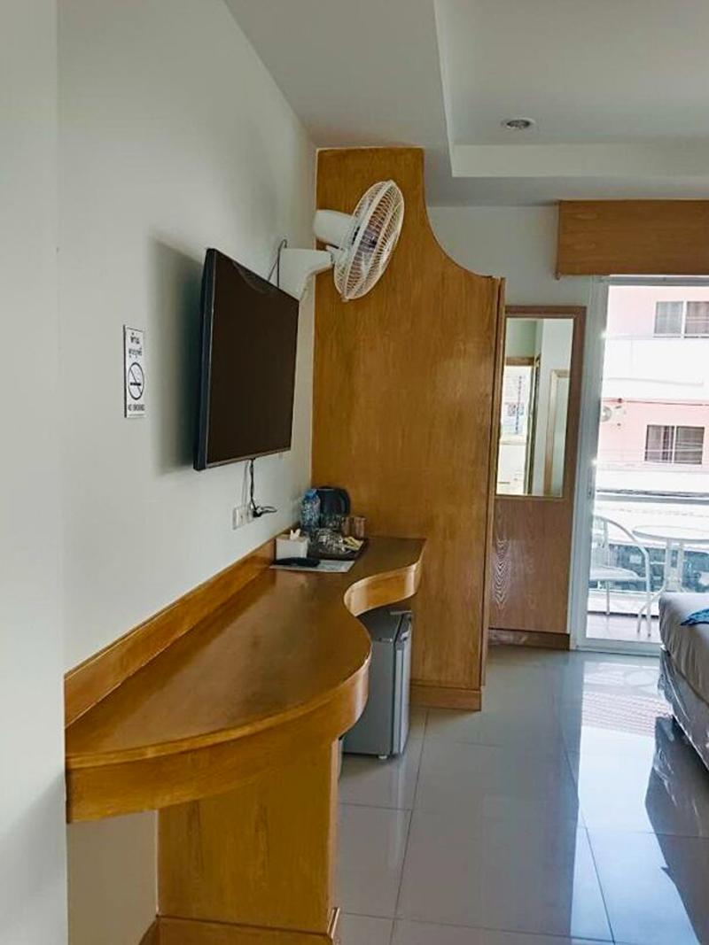 T & C Hotel Patong Beach By Zuzu - Oda