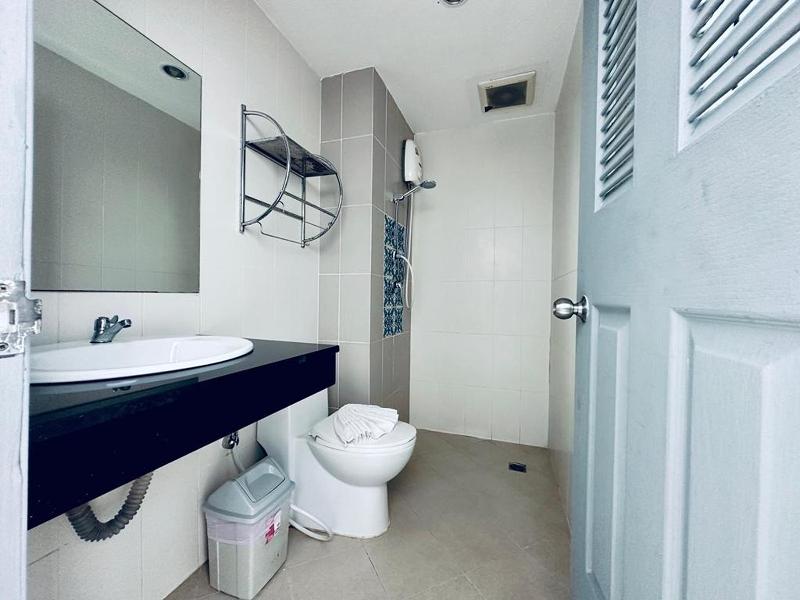 T & C Hotel Patong Beach By Zuzu - Oda
