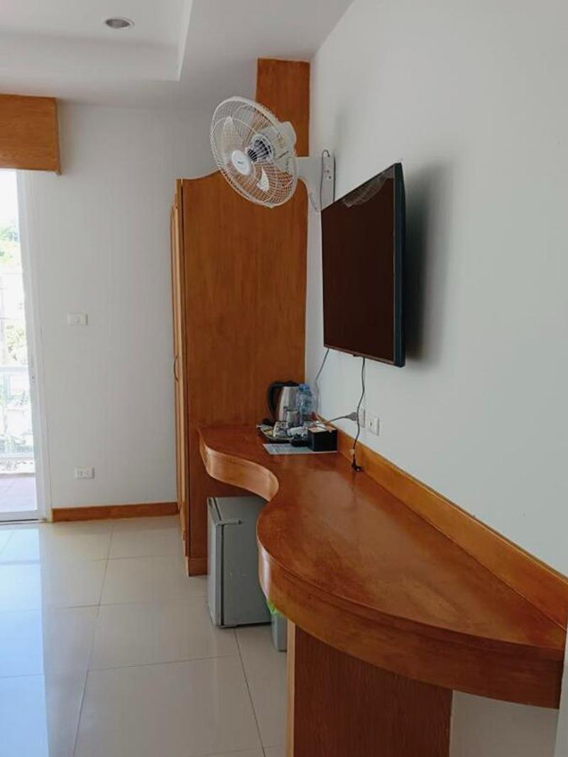T & C Hotel Patong Beach By Zuzu - Oda