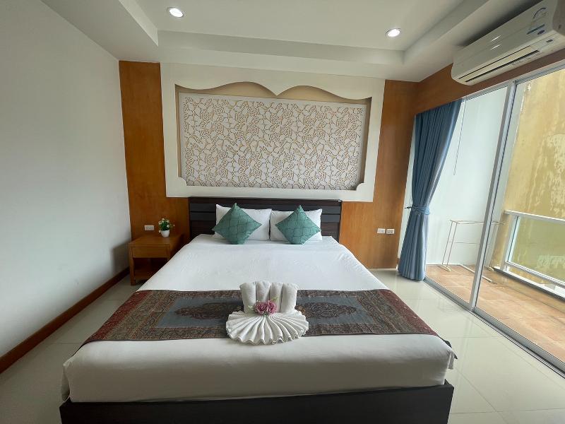 T & C Hotel Patong Beach By Zuzu - Oda