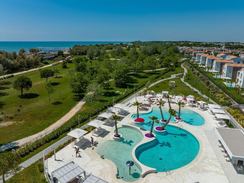 Pareus Beach Resort - Genel