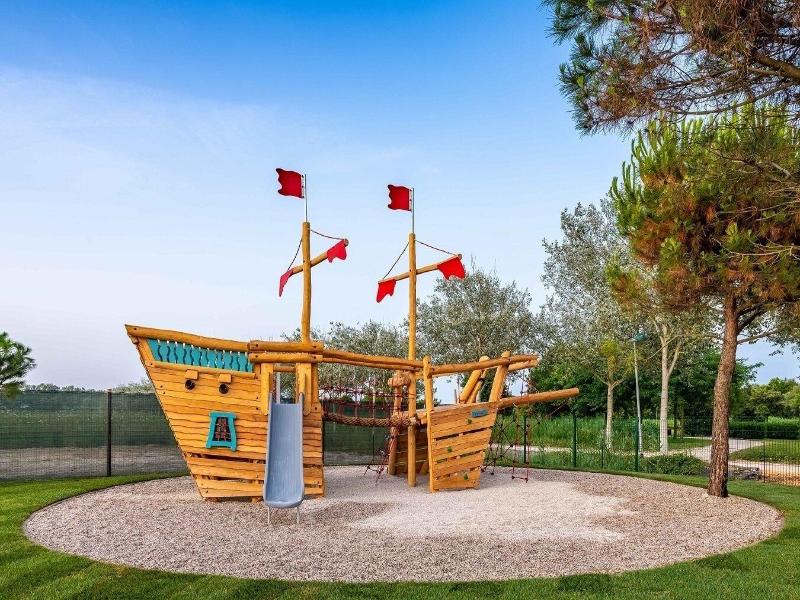 Pareus Beach Resort - Genel