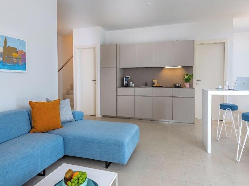 Pareus Beach Resort - Oda