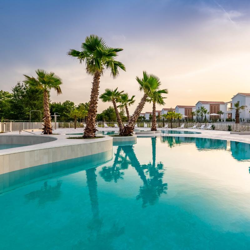 Pareus Beach Resort - Havuz