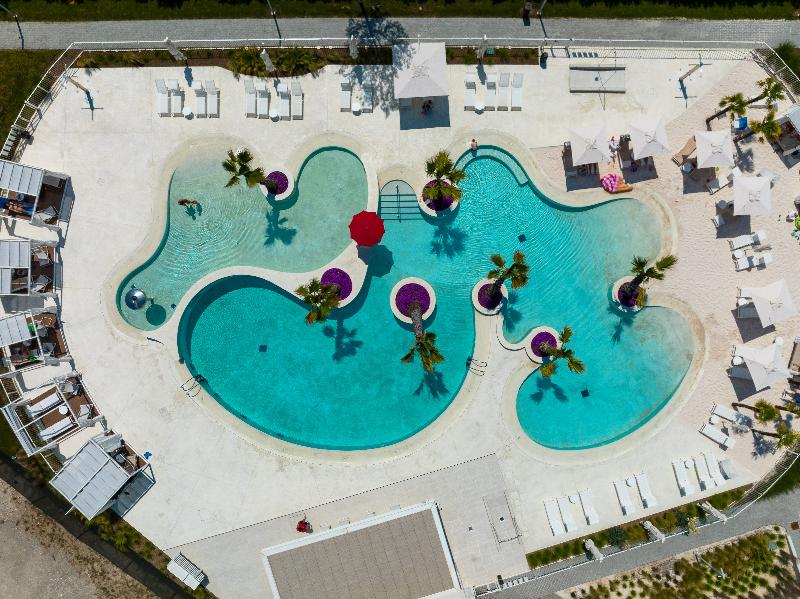 Pareus Beach Resort - Havuz