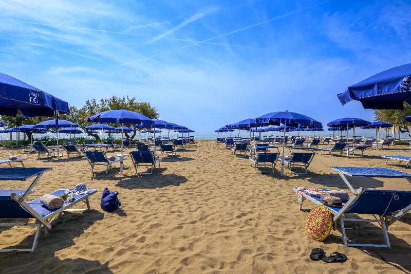 Pareus Beach Resort - Plaj