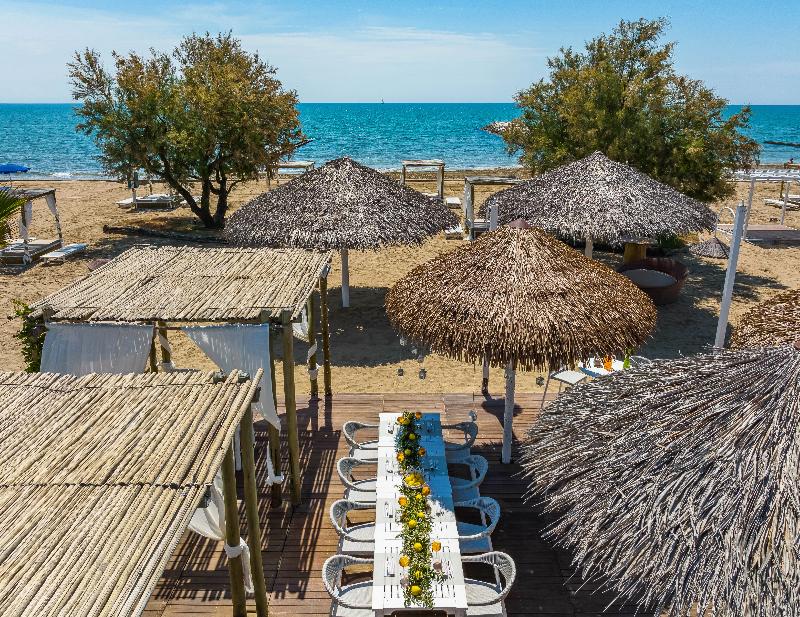 Pareus Beach Resort - Plaj