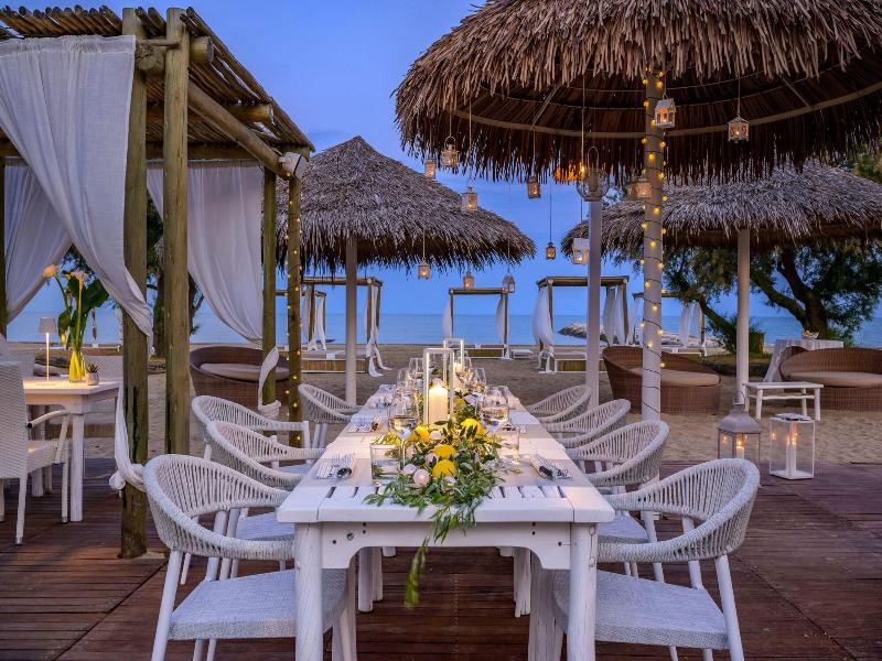 Pareus Beach Resort - Plaj