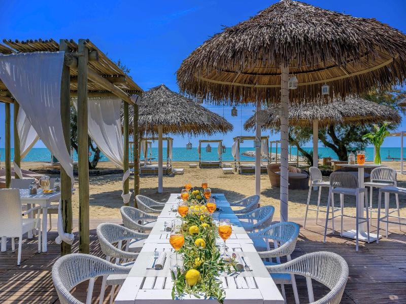 Pareus Beach Resort - Plaj