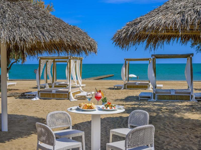 Pareus Beach Resort - Plaj