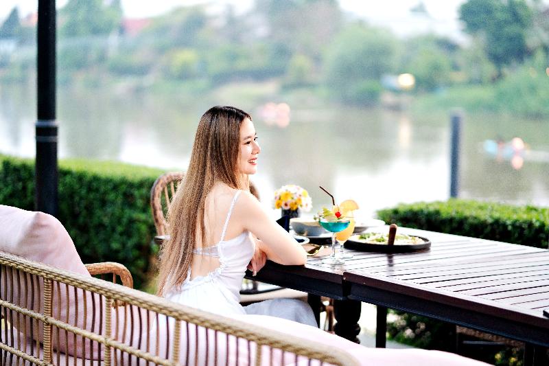 Buri Sriping Riverside Resort & Spa - Restoran