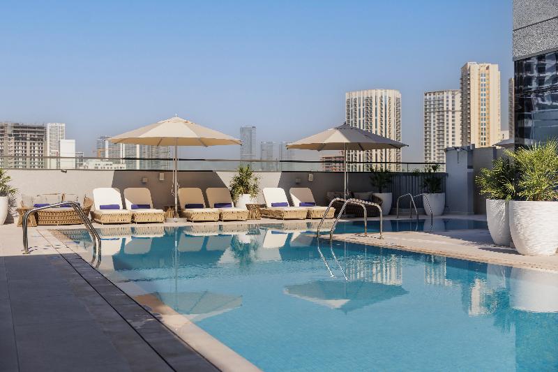 Holiday Inn Dubai Village Circle by IHG - Havuz