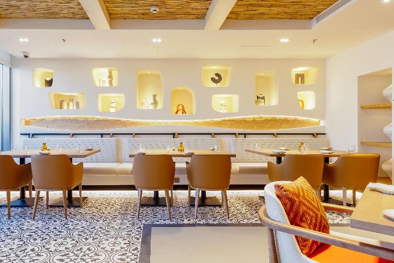 Holiday Inn Dubai Village Circle by IHG - Restoran