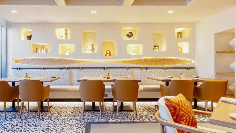 Holiday Inn Dubai Village Circle by IHG - Restoran