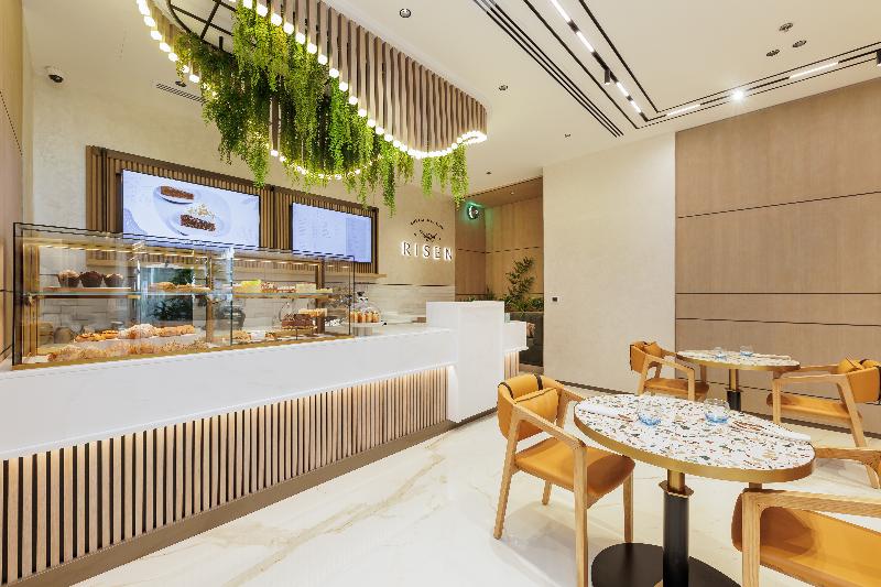 Holiday Inn Dubai Village Circle by IHG - Teras
