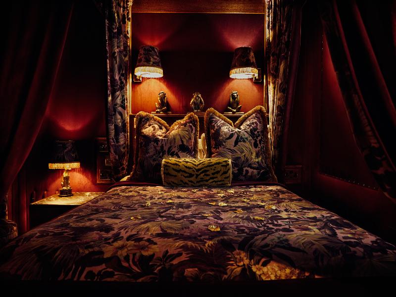 House Of Gods, Royal Mile Edinburgh - Oda