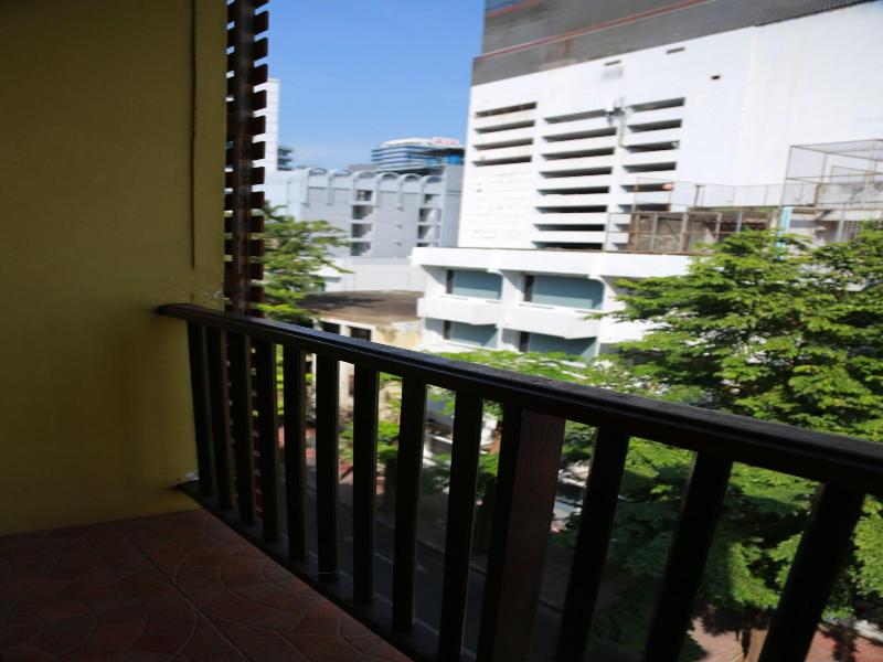 Upar Hotels Silom Near Mahanakhon - Oda