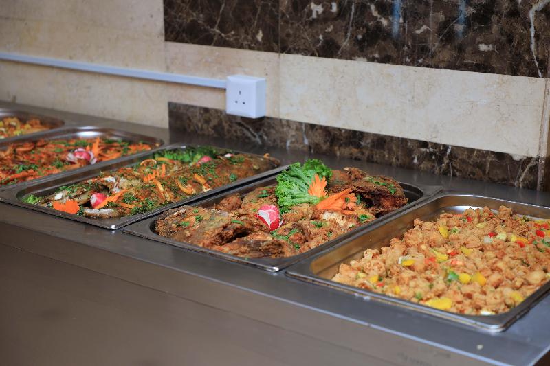 Abraj Al Tayseer Tuwa Hotel - Restoran