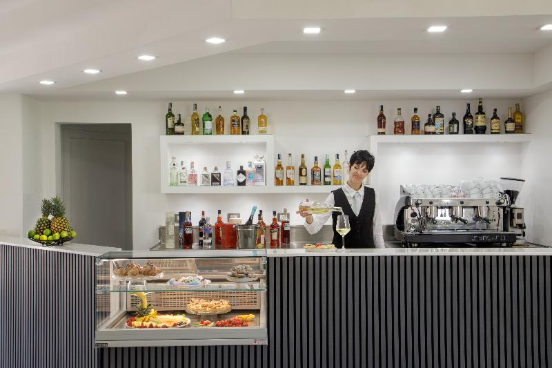 Simon Hotel Aprilia - Bar