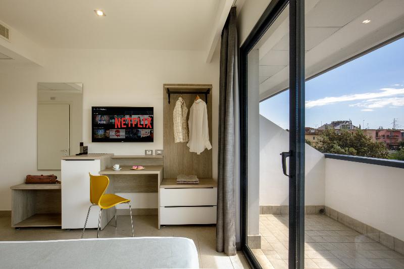 Simon Hotel Aprilia - Oda