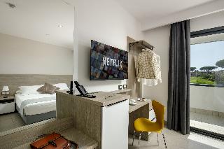 Simon Hotel Aprilia fotoÄŸrafÄ±