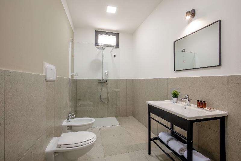 Simon Hotel Aprilia - Oda