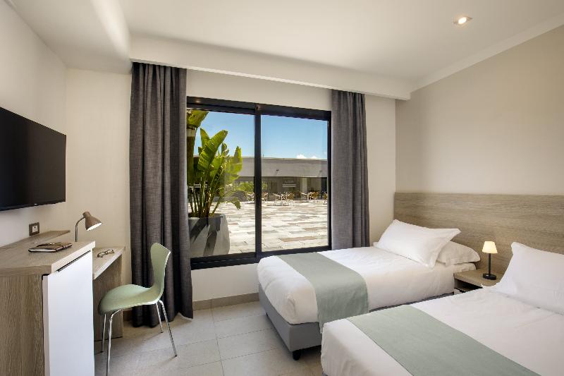 Simon Hotel Aprilia - Oda