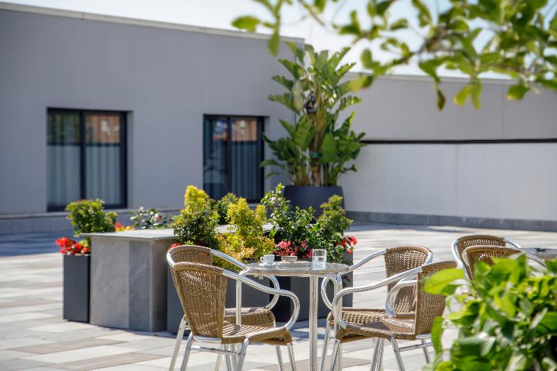 Simon Hotel Aprilia - Teras