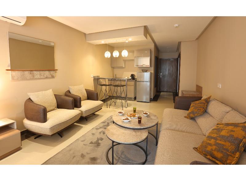 Playa Del Pacha Suites Hotel - Oda