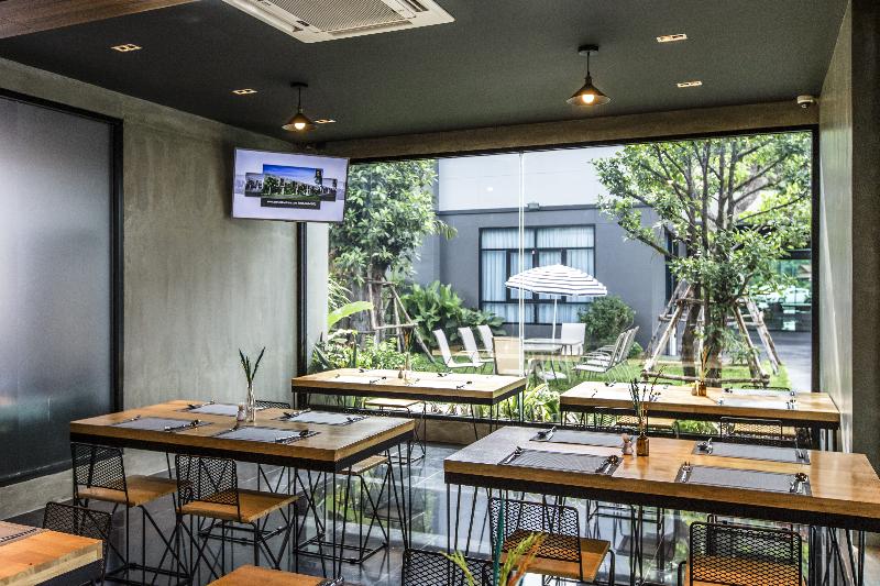 Cresco Hotel Buriram - Restoran