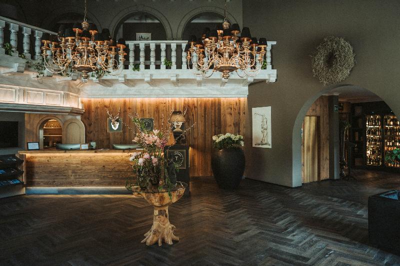 Tirolensis - Luxury All Inclusive - Lobi