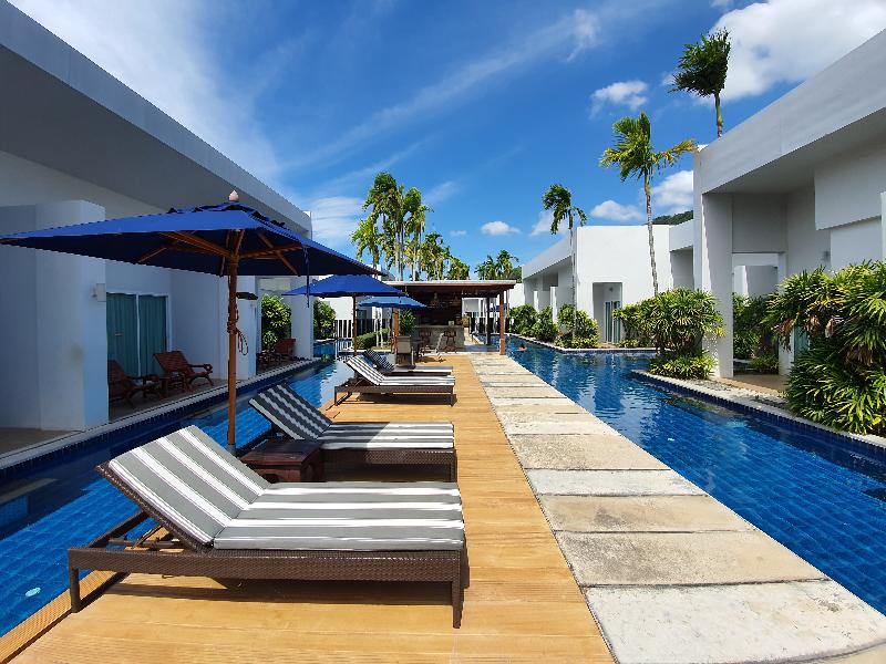 BLU PINE Villa & Pool Access - Havuz