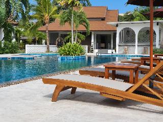 BLU PINE Villa & Pool Access fotoÄŸrafÄ±