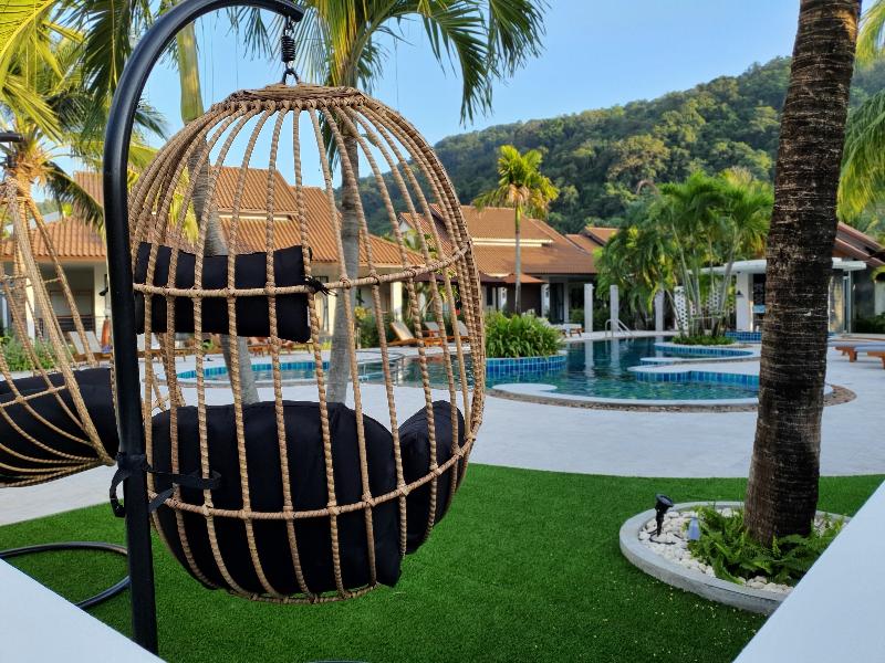 BLU PINE Villa & Pool Access - Havuz