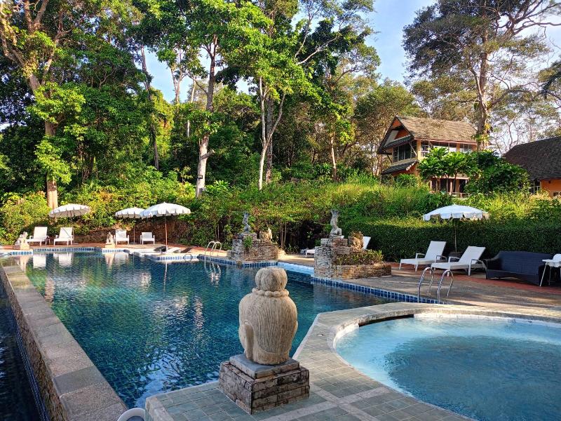Koh Chang Cliff Beach Resort - Havuz