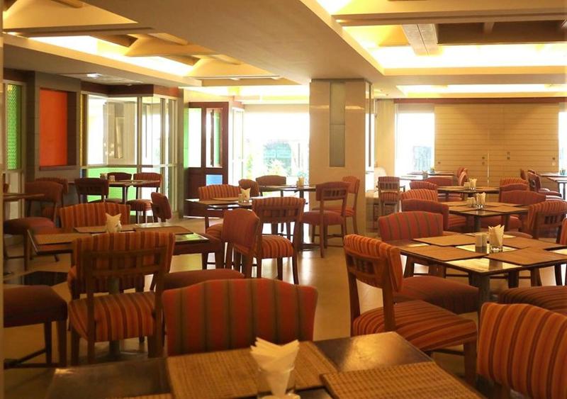 Long Beach Cha Am Hotel - Bar