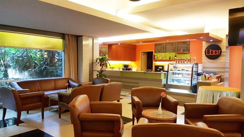 Long Beach Cha Am Hotel - Lobi