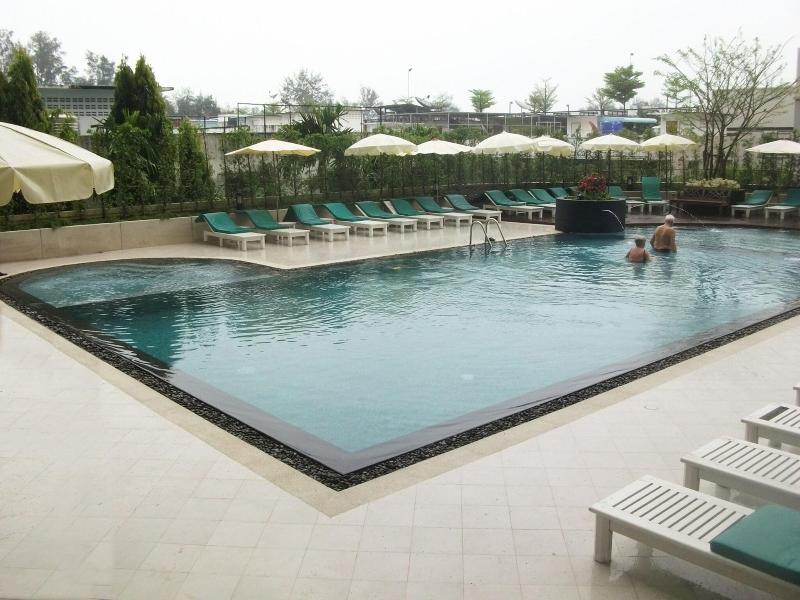 Long Beach Cha Am Hotel - Havuz
