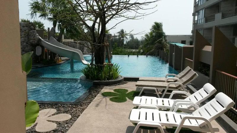 Long Beach Cha Am Hotel - Havuz