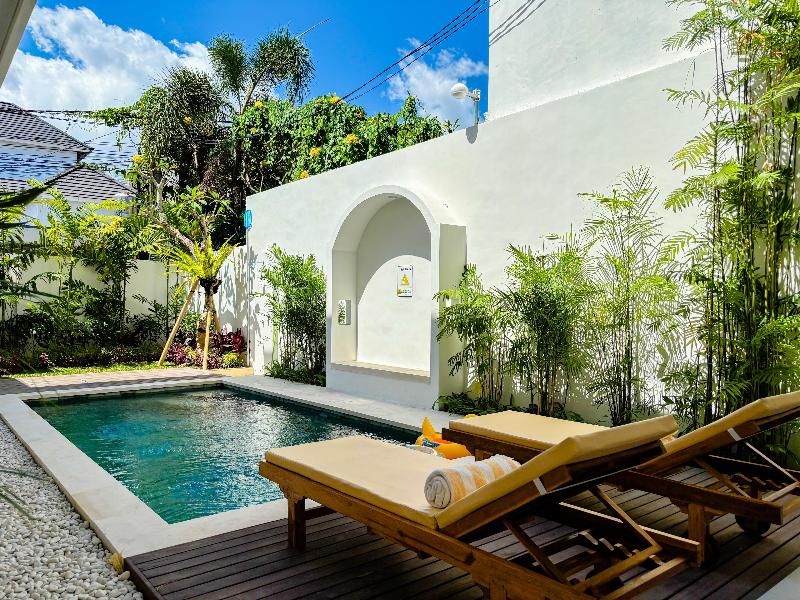 Villa Andra Canggu By Zuzu - Havuz