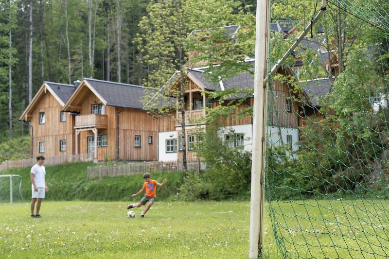 Narzissendorf Zloam - Aktivite