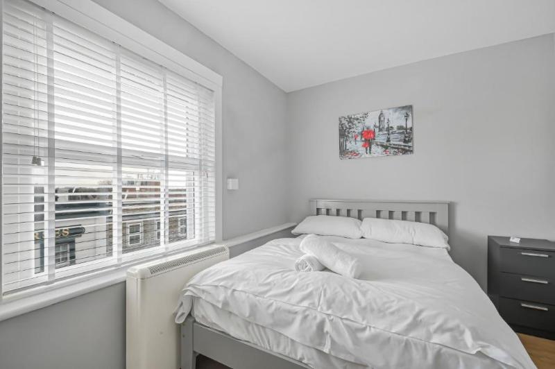 Studio 169 London - Genel