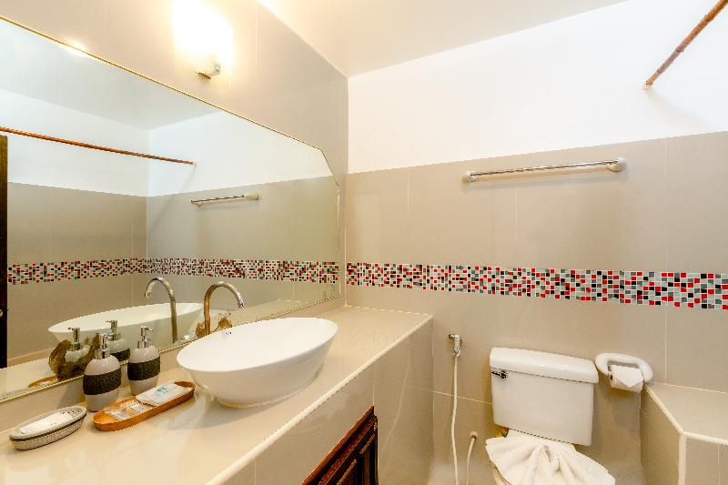 Club Bamboo Boutique Patong Beach Resort - Oda