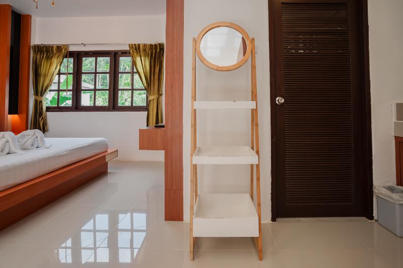 Club Bamboo Boutique Patong Beach Resort - Oda