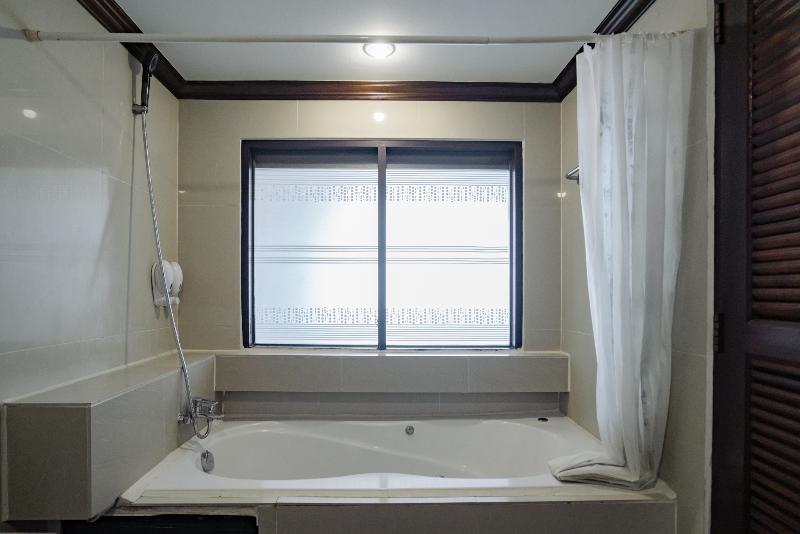 Club Bamboo Boutique Patong Beach Resort - Oda