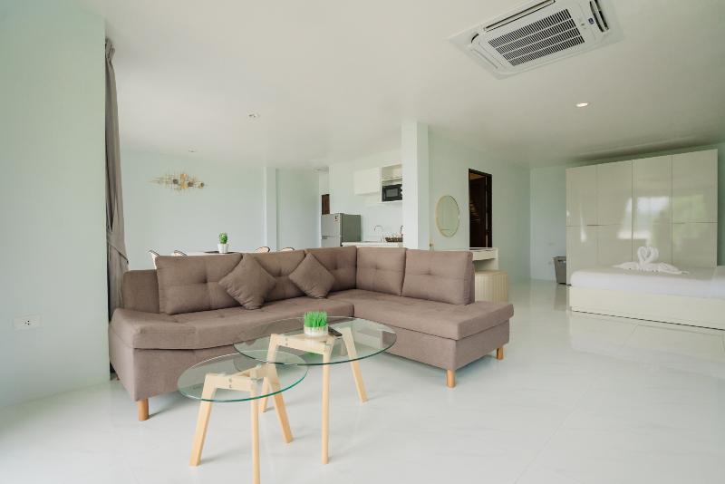 Club Bamboo Boutique Patong Beach Resort - Oda